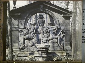 Image représentant Une fontaine dans le square de Cluny