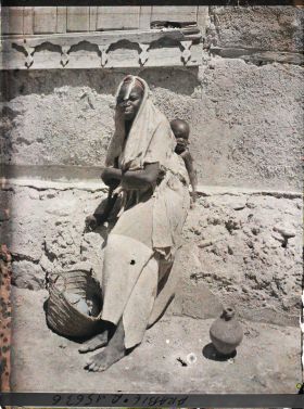 Image représentant Jeune femme soudanaise et son enfant