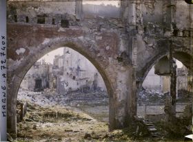 Image représentant L'ancien couvent des Pères Cordeliers, rue des Trois Raisinets