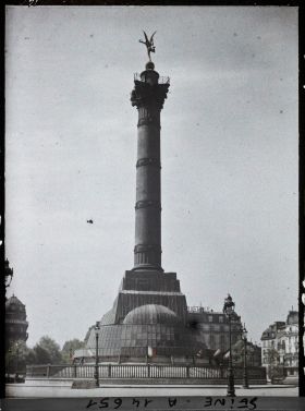 Image représentant Colonne de Juillet protégée contre les bombardements, place de la Bastille