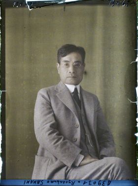 Image représentant Le comte  https://musee-albert-kahn.s-museum.fr/home/NWQ2OTAwYzNmYjZlZTk1ZWQwODJmMjY4L2dlbmVyaWMtbm90aWNlLXRhYi9hdXRob3JpdHkvNjE3YTc5ZjVjZjhiODk2OGIzMzM3ZDIx/5d6900c3fb6ee95ed082f268/generic-notice-tab/authority/617a79ebcf8b8968b3337728 Ryozaburo Sakaki