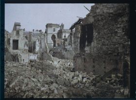 Image représentant Vue sur la ville dévastée