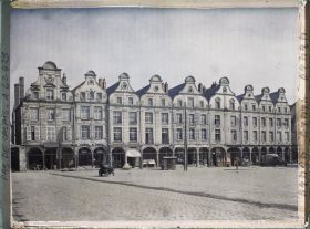 Image représentant France, Arras, Petite Place vers le Sud-Est