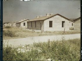 Image représentant France, Soissons, Maison provisoire en Construction