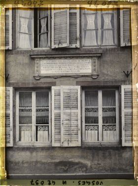 Image représentant France, St Dié, Maison où fut imprimée la Cosmographiae l'Inscription