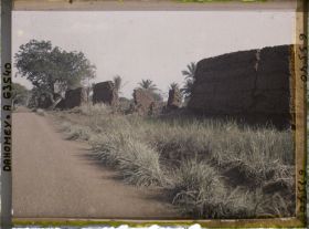 Image représentant Mur d'enceinte du palais privé (tata) de  null Guézo