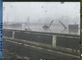 Image représentant La Seine en crue au pont de Grenelle