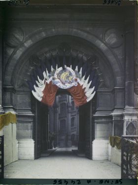 Image représentant Décorations à l'Hôtel de Ville pour le Cinquantenaire de la IIIe République