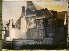 Image représentant Une maison délabrée rue Denfert-Rochereau