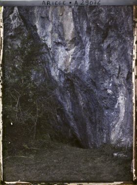 Image représentant L'entrée de la Grotte de Niaux