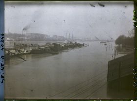 Image représentant La Seine en crue depuis le viaduc d'Auteuil (aujourd'hui pont du Garigliano)