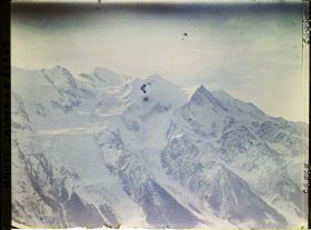 Image représentant Les Alpes, Vue prise de Planpraz Le mont blanc, aiguille du mont Maudit, le Corridor, les Roches Rouges, le mont Blanc, les Bosses du Dromadaire, le Dôme du Goûter et l'aiguille du Goûter.