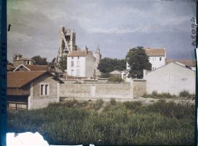 Image représentant France, Etain , Vue vers les ruines de l'Eglise