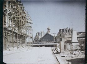 Image représentant France, Arras, La Gare et Maison en Construction