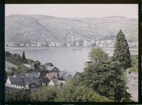 Image représentant Bords du Rhin, Lorch, Lorch - Vue prise de Niederheimbach