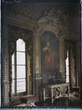 Image représentant Portrait du cardinal Louis Antoine de Noailles, archevêque de Paris, ornant la galerie des ancêtres Noailles dans l'aile nord-est du chateau