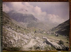 Image représentant France, Le Village de Gavarnie et le Secugnat