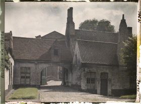 Image représentant Belgique, Bruges, L'Entrée du Béguinage vue de l'intérieur