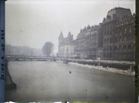 Image représentant La crue de la Seine au quai du Marché-Neuf et pont Saint-Michel