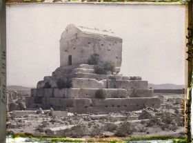 Image représentant Le tombeau de Cyrus II (vers 530 avant JC.)