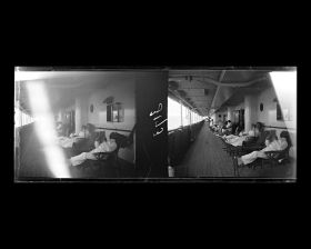 Image représentant Passagers de 1ere classe sur la coursive