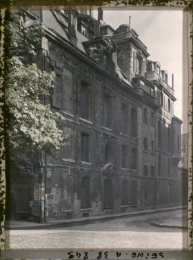 Image représentant L'hôtel de Fieubet à l'angle du quai des Célestins et de la rue du Petit-Musc