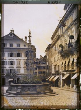 Image représentant La fontaine Weinmarkt et l'Hôtel Krone