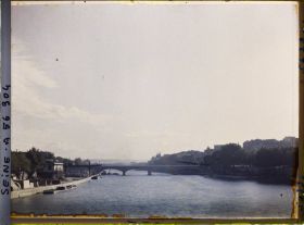 Image représentant Le ciel de Paris le jour de la signature du pacte Briand-Kellogg (vue sur le pont d'Iéna depuis la passerelle Debilly)