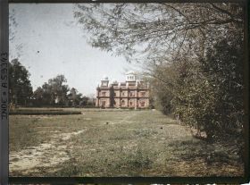 Image représentant Le gurdwara, lieu de culte des sikhs, localement appelé Vadda gurudwara.