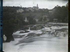 Image représentant Les chutes du Rhin vues du château de Laufen