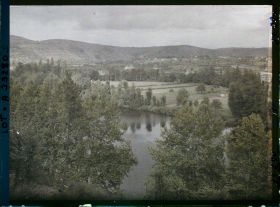 Image représentant France, Cahors, Le Lot vue prise de la Place Lafayette