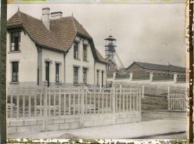 Image représentant France, Lens, Cité des Mines de Lens Une rue vers la fosse N° 2 Bis