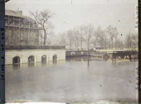 Image représentant La gare des Invalides inondée par la crue de la Seine