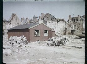 Image représentant France, Arras, Rue Vreziers - petite Maison en tôle ondulée