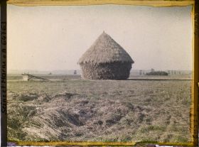 Image représentant Seine et Marne, Vaires, Meule de Blé sur l'emplacement de la récolte