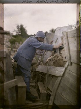 Image représentant Guetteur au poste de l'Ecluse 26