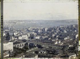 Image représentant Vue sur l'entrée de Bosphore depuis Eminönü (rive droite, sud)