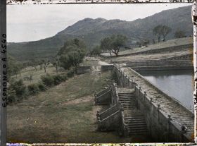 Image représentant Espagne, Escorial, Le Bassin et les Montagnes (Vus du Jardin) (Sierra de Guaderrama)