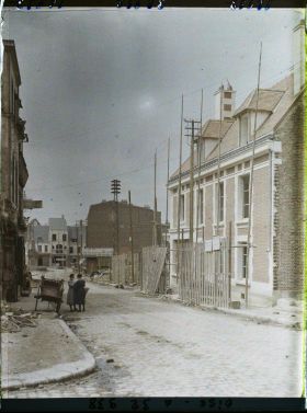 Image représentant France, Noyon, Un aspect de la rue du Nord