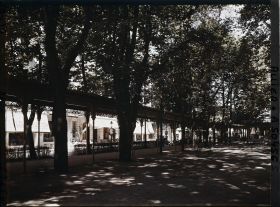 Image représentant Un coin du parc des Sources