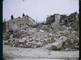 Image représentant France, Crouy, Reconstruction dans les ruines