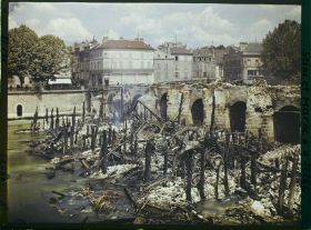 Image représentant Ensemble des moulins, vu de la rive gauche vue prise de très près