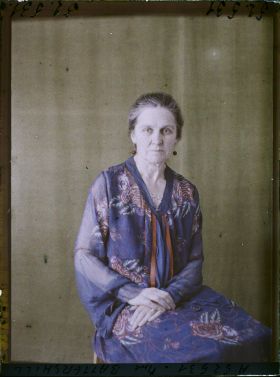 Image représentant https://musee-albert-kahn.s-museum.fr/home/NWQ2OTAwYzNmYjZlZTk1ZWQwODJmMjY4L2dlbmVyaWMtbm90aWNlLXRhYi9hdXRob3JpdHkvNjE3YTc5ZjVjZjhiODk2OGIzMzM3ZDIx/5d6900c3fb6ee95ed082f268/generic-notice-tab/authority/617a79ebcf8b8968b3336801 Mrs Battershill