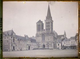 Image représentant La cathédrale  Saint-Pierre et l'ancien évêché