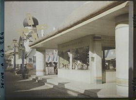 Image représentant L'Exposition des arts décoratifs, Le Village du jouet, quai d'Orsay