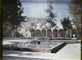 Image représentant La cour et les bâtiments annexes de la Tekkiye Suleymaniye