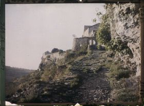 Image représentant France, Capdenac (Lot), Arrivée de Capdenac le haut par la voie romaine par la porte Clovis