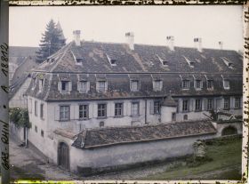 Image représentant France, Wissembourg, Vieille et grande Maison prise du Temple Protestant