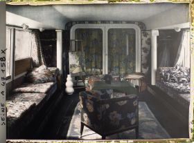 Image représentant L'Exposition des arts décoratifs, Péniche Poiret, Salon, pour présentation création Maison Martine