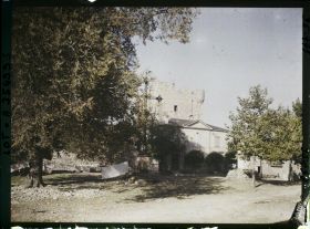 Image représentant France, Capdenac (Lot), La Place et le Donjon